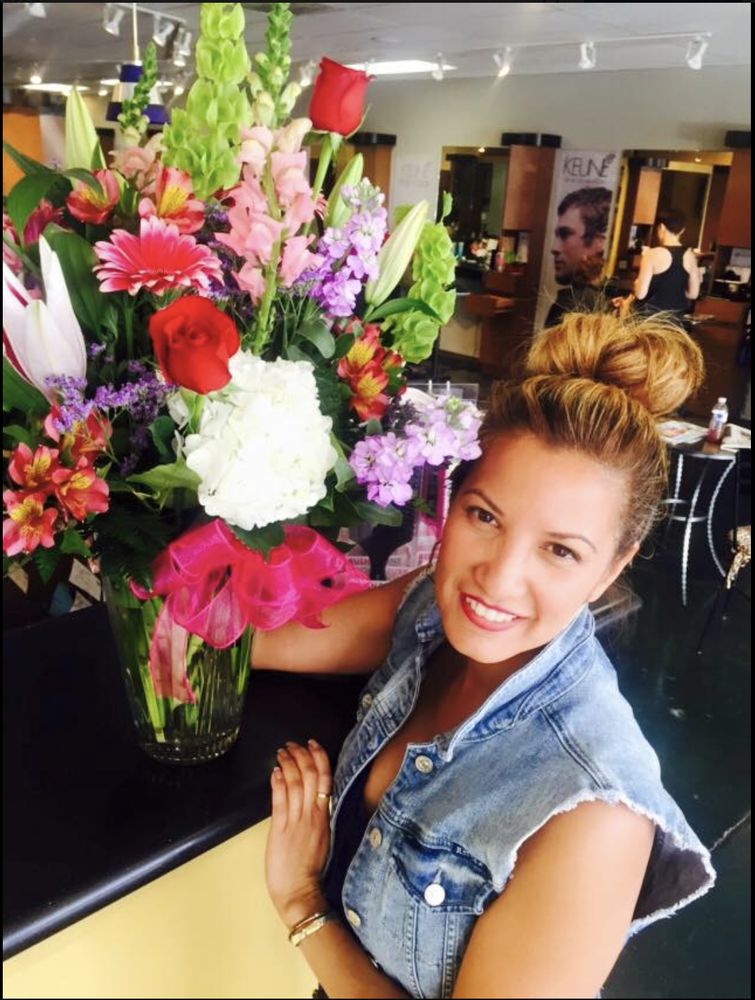 Salon moment with flowers